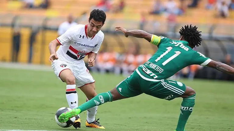 El futbolista brasileño Daniel Correa en un partido con el Sau Paulo. Foto: SAUPAULOFC.NET