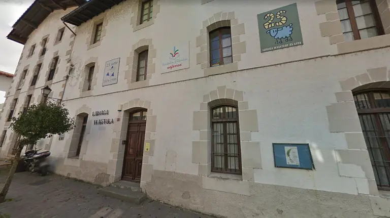 Imagen dela fachada de la ikastola Labiaga en Bera de Bidasoa ARCHIVO