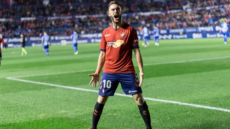 Partido entre Osasuna y Málaga disputado en el estadio de El Sadar (32). IÑIGO ALZUGARAY