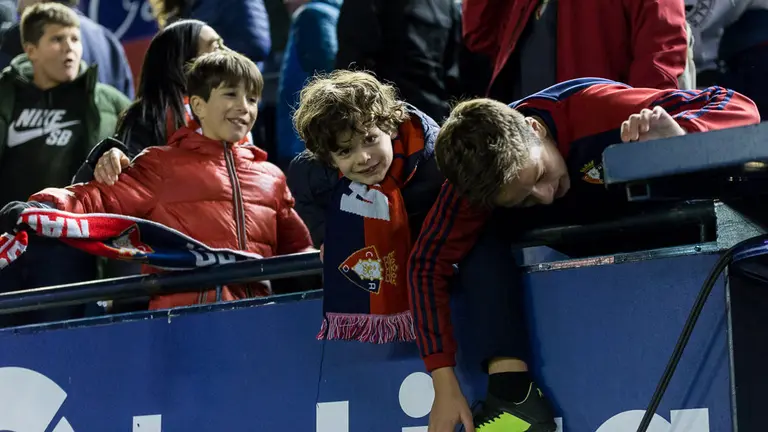 La grada de El Sadar durante el partido entre Osasuna y Málaga (08). IÑIGO ALZUGARAY