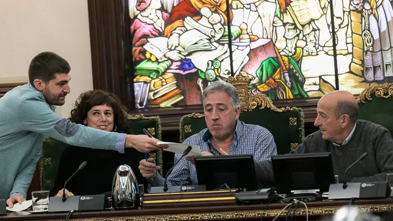Sesión plenaria del Ayuntamiento de Pamplona (27). IÑIGO ALZUGARAY