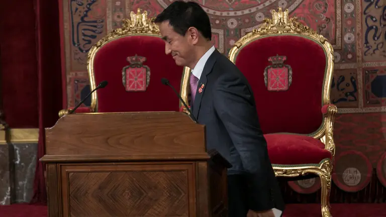 La presidenta de Navarra, Uxue Barkos, y el gobernador de Yamaguchi, Tsugumasa Muraoka, ratifican la Carta de Hermandad entre ambas regiones (28). IÑIGO ALZUGARAY