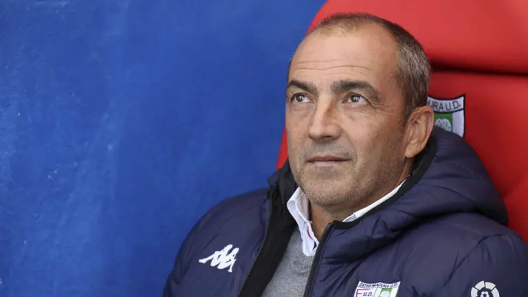 Juan Sabas entrena al Extremadura. La Liga.