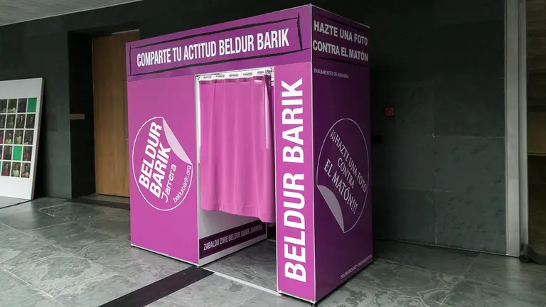 La presidenta del Parlamento de Navarra, Ainhoa Aznárez, presenta las IV Jornadas sobre violencia contra las mujeres 'Jaque al patriarcado' (01). IÑIGO ALZUGARAY