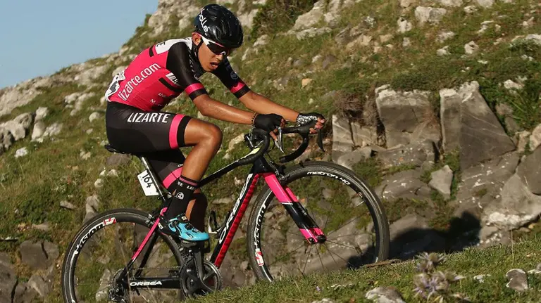 El corredor colombiano Nicolás Sáenz en pleno esfuerzo. Equipo Lizarte.