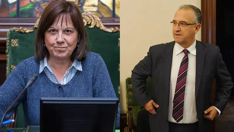 Imagen de de Esther Cremaes y Enrique Maya en el Ayuntamiento de Pamplona