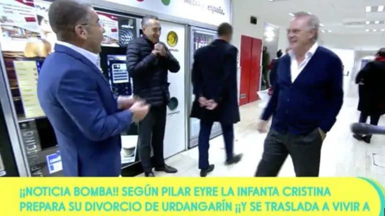 Jorge Javier Vázquez se encuentra en directo con Pedro Piqueras durante una grabación de Sálvame TELECINCO