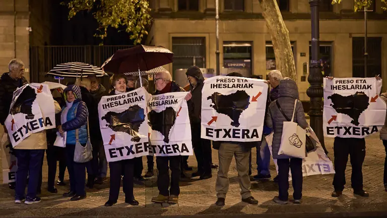Concentración en Paseo Sarasate a favor del acercamiento de los presos de ETA. MIGUEL OSÉS 2