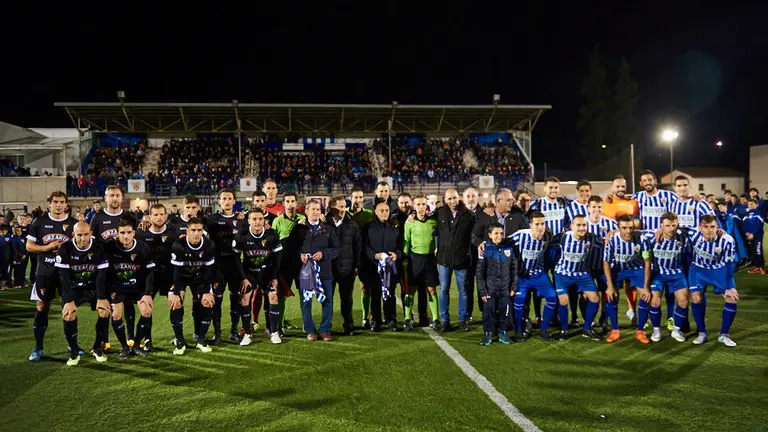 El presidente de la Real Federación Española de Fútbol Rubiales visita Estella en el derby navarro entre el Izarra y el Tudelano. MIGUEL OSÉS 6