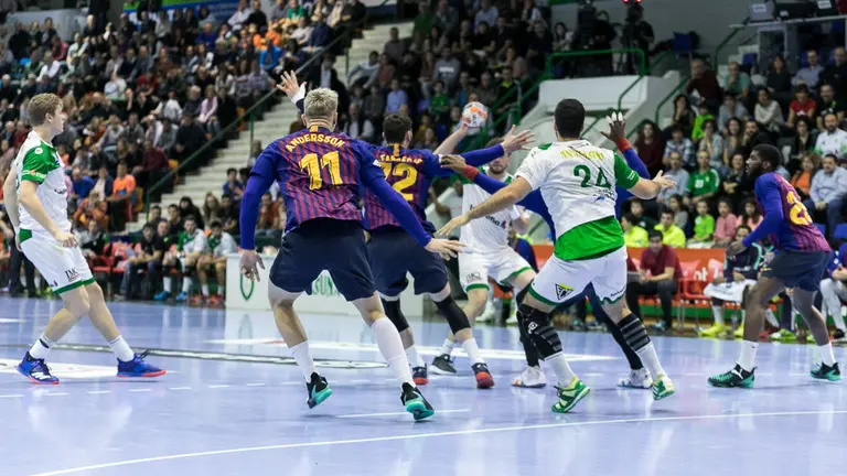 Partido de la décima jornada de la Liga Asobal entre Anaitasuna y Barcelona(9). IÑIGO ALZUGARAY