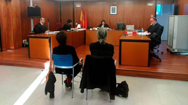 Juicio contra las dos personas que pusieron una cámara oculta en la cripta de Los Caídos en Pamplona. EUROPA PRESS