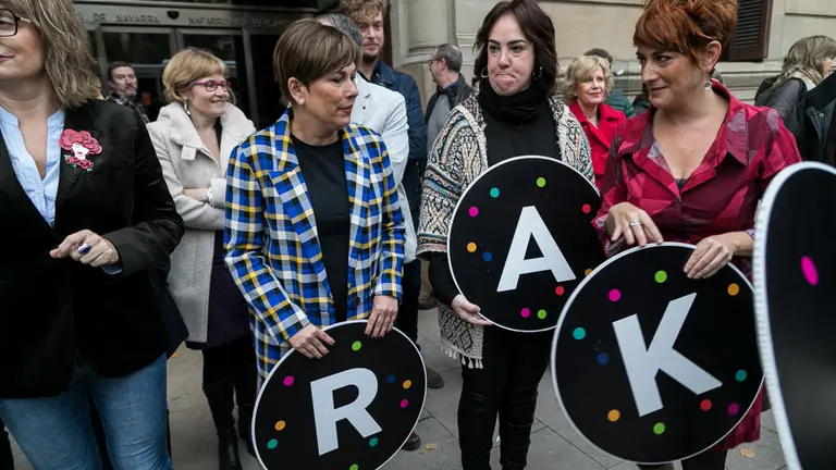 El Parlamento de Navarra muestra su adhesión a la iniciativa social en favor del euskera Euskaraldia (01). IÑIGO ALZUGARAY