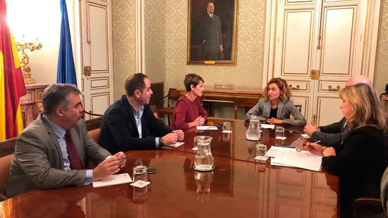 Miembros del PSN se reúnen con la ministra Meritxel Batet. PSN