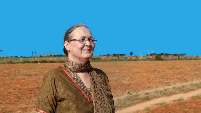 Ana Ferrer preside en Pamplona la IV Gala solidaria por la India CEDIDA