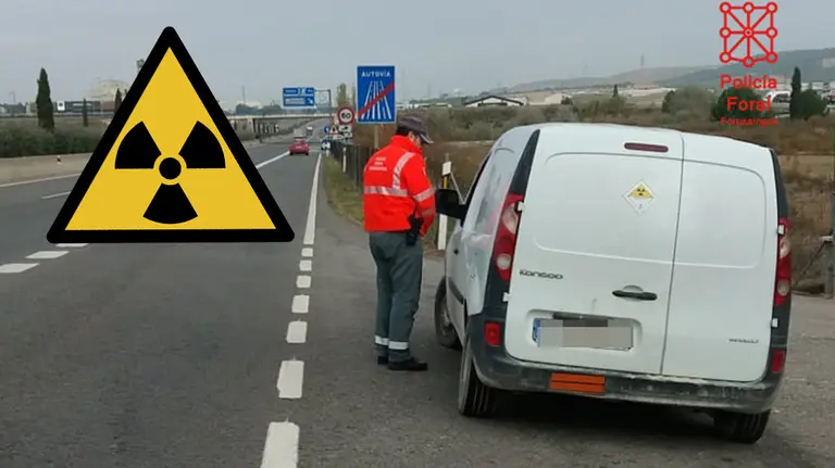 Imagen de la furgoneta con material radiactiva que ha sido detenida por la Policía Foral después de que su conductor fuese sorprendido infringiendo la normativa NAVARRACOM
