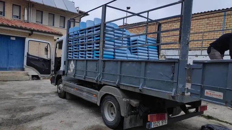 Las butacas de Anoeta han llegado al campo de la Peña Sport
