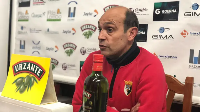 José Mari Lumbreras en rueda de prensa. Twitter CD Tudelano.