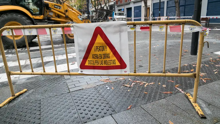 Obras de pavimentación y asfaltado en el centro de Pamplona (01). IÑIGO ALZUGARAY