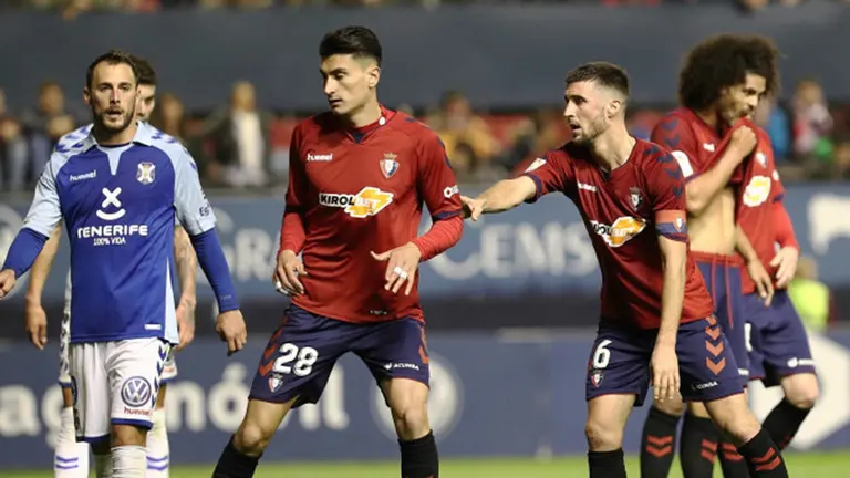 Luis Perea y Oier Sanjurjo ante el Tenerife. La Liga.