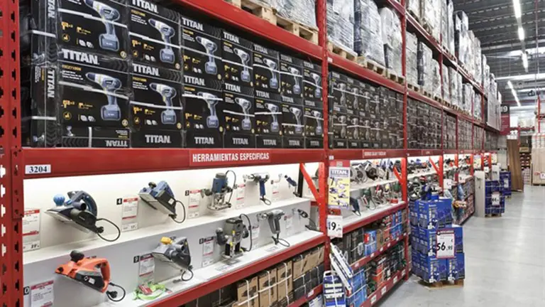 Interior de una de las tiendas de Brico Depôt EP