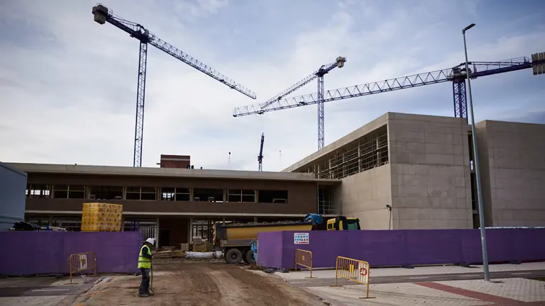 Obras de la construcción del nuevo colegio de Salesianos en Sarriguren. MIGUEL OSÉS 5