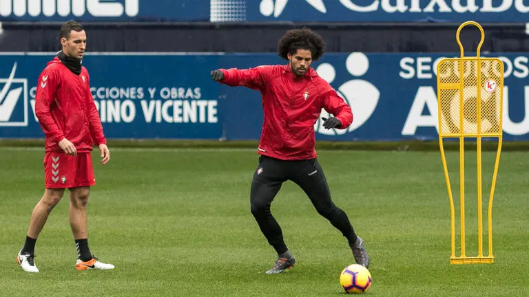 Entrenamiento de Osasuna a puerta cerrada en El Sadar en víspera del partido ante el Deportivo en La Coruña (20). IÑIGO ALZUGARAY