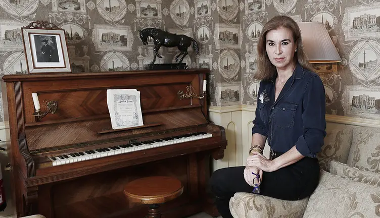 La escritora Carmen Posadas en su visita a Pamplona. EFE/Jesús Diges