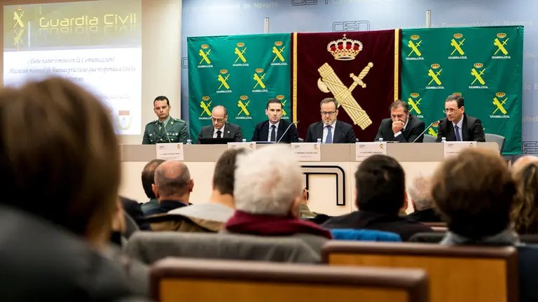 Jornada profesional de la Guardia Civil sobre buenas prácticas en la comunicación (09). IÑIGO ALZUGARAY