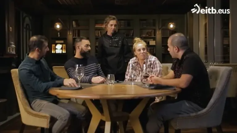 El programa Juego de Cartas elige a El Buho, ubicado en la calle Descalzos, como el mejor restaurante de cocina fusión en Pamplona ETB