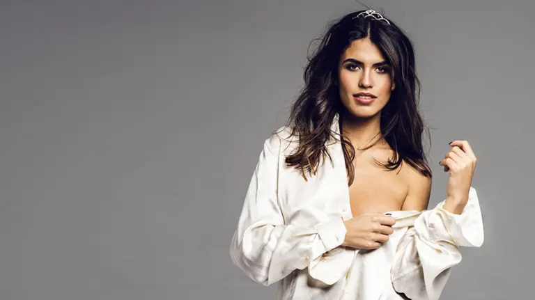 Sofía Suescun posa para la web de Telecinco Outdoor anunciando el estreno de su propio reality show en Mediaset. Foto: T5 / ADASAT BARROSO