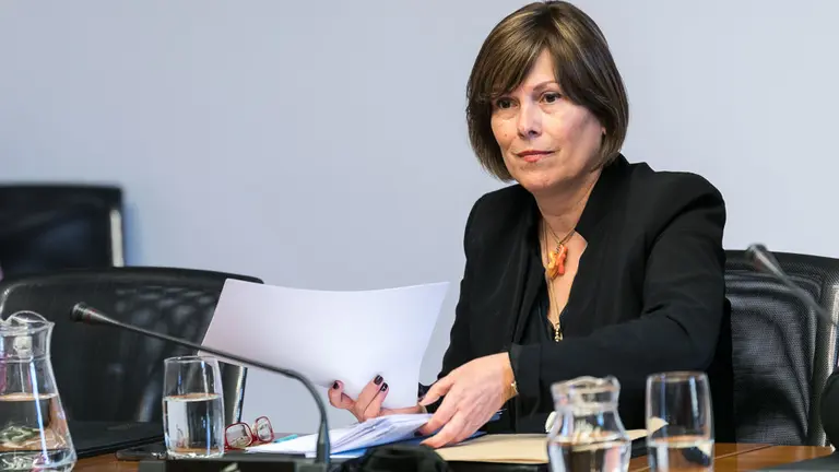 La presidenta del Gobierno de Navarra, Uxue Barkos, comparece para informar sobre las retenciones en el IRPF de las prestaciones por maternidad (08). IÑIGO ALZUGARAY