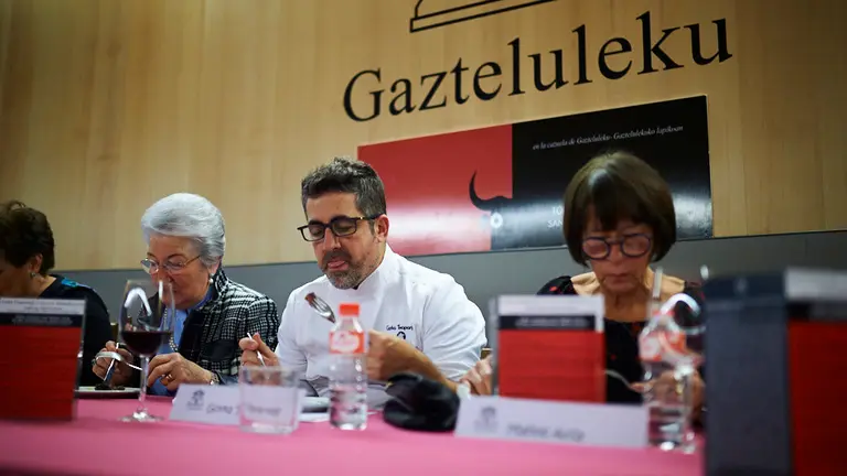 19º edición del 'Toro más jugoso de San Fermín' en la Sociedad Gazteluleku 10