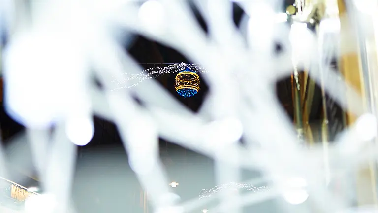 Las luces de navidad adornan Pamplona a menos de un mes de la Navidad. MIGUEL OSÉS 9