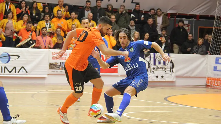 Partido entre Ribera Navarra y Valdepeñas en el pabellón Ciudad de Tudela. Cedida.