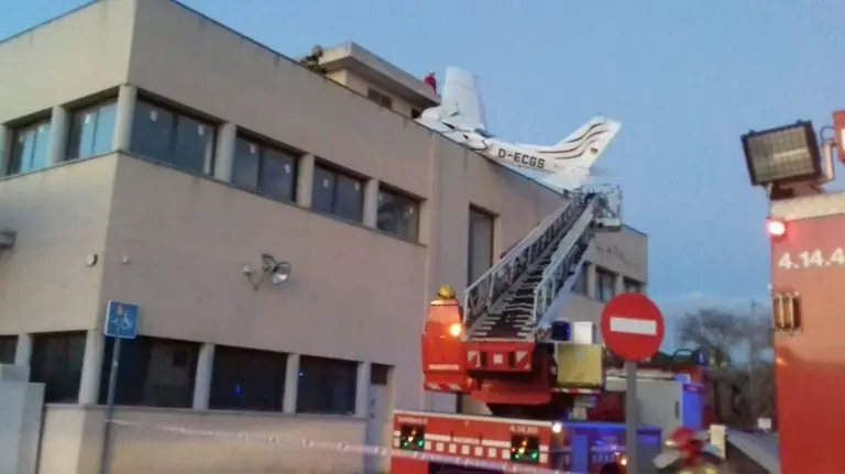 Dos muertos en un accidente de una avioneta en Barcelona EP