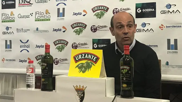 José Mari Lumbreras en rueda de prensa. CD Tudelano.