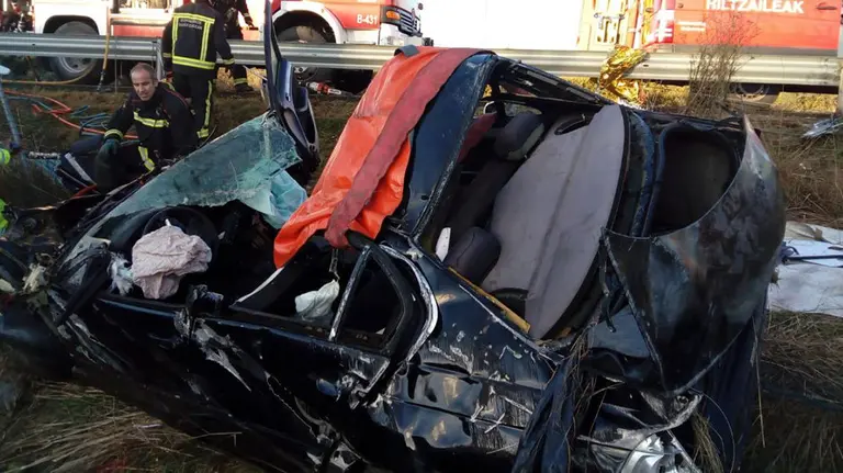 Accidente en la AP-15, en Barasoain BOMBEROS DE NAVARRA