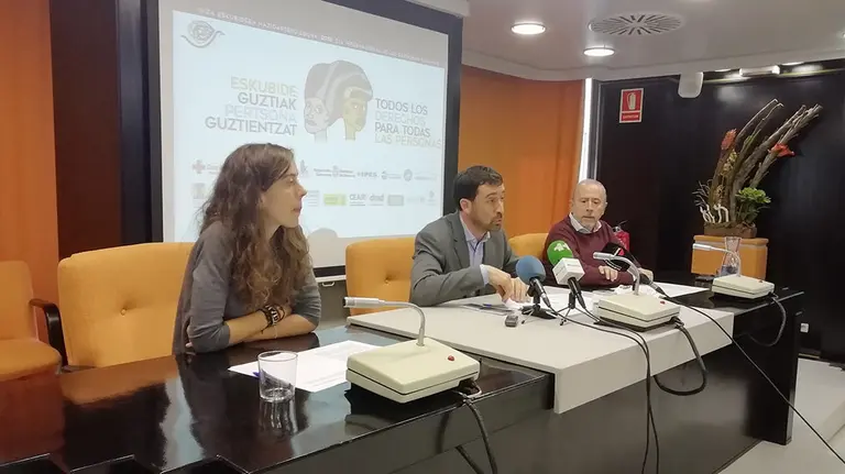 El director del área de Paz y Convivencia del Gobierno foral, Álvaro Baraibar, en rueda de prensa EUROPA PRESS