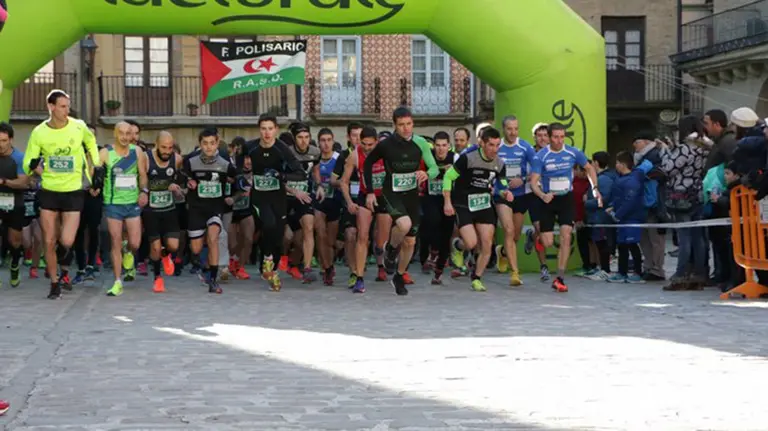 Salida de la San Silvestre en Puente la Reina Cedida