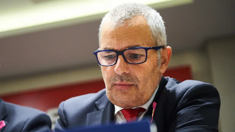 Fran Canal. Osasuna celebra una asamblea general para someter a la decisión de los socios compromisarios la aprobación o no del nuevo presupuesto elaborado por la junta directiva. MIGUEL OSÉS 5