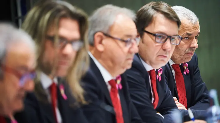 Osasuna celebra una asamblea general para someter a la decisión de los socios compromisarios la aprobación o no del nuevo presupuesto elaborado por la junta directiva. MIGUEL OSÉS 9