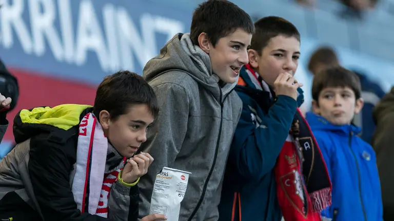La grada de El Sadar durante el partido de la Liga Santander entre Osasuna y Alcorcón (01). IÑIGO ALZUGARAY