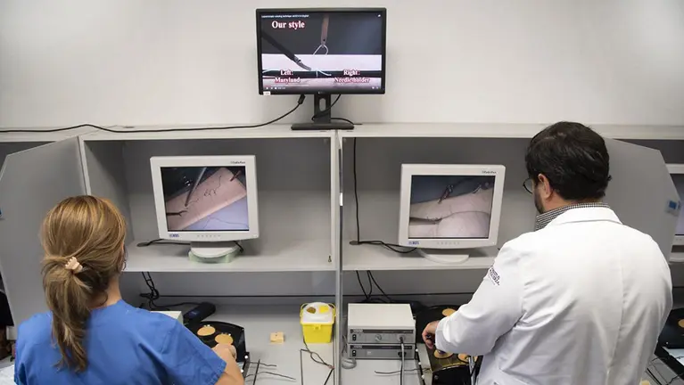 Cirujanos del SNS formados en técnicas avanzadas de laparoscopia GOBIERNO DE NAVARRA