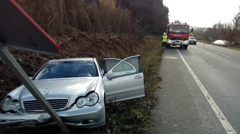 Una mujer resulta herida tras producirse una salida de vía en Pueyo