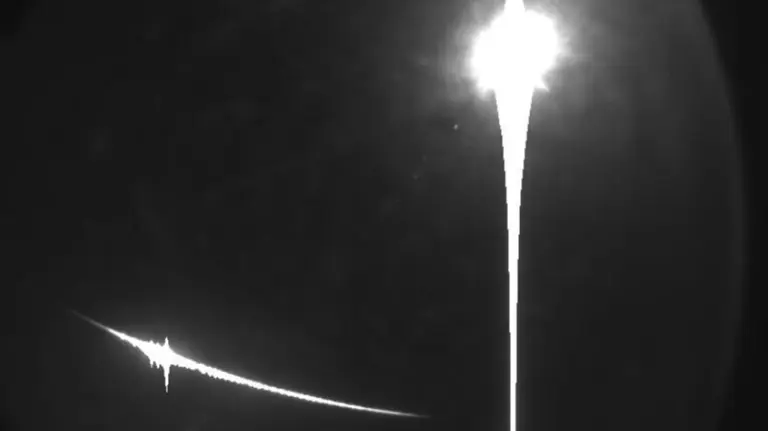 Bólido visto el sábado por la noche en el cielo de Pamplona TWITTER (@alberto_mendi97)