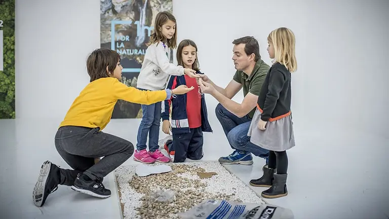 Tres centros educativos de Navarra se unen al programa Aulas Libera CEDIDA
