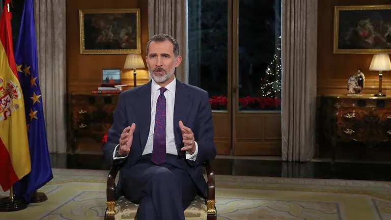 ***EMBARGADA HASTA LAS 21:00H*** GRAF2277. MADRID, 24/12/2018.- El Rey Felipe VI pronuncia el tradicional mensaje de Navidad, el quinto de su reinado, desde el Palacio de La Zarzuela. EFE/Ballesteros ***POOL***