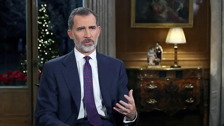 ***EMBARGADA HASTA LAS 21:00H*** GRAF2274. MADRID, 24/12/2018.- El Rey Felipe VI pronuncia el tradicional mensaje de Navidad, el quinto de su reinado, desde el Palacio de La Zarzuela. EFE/Ballesteros ***POOL***