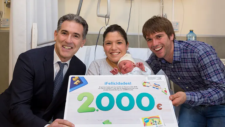 A* Jesús Garzaron
F* 2018_01_01
T* Primer nacimiento de 2018 en Navarra. Marina
L* Hospital Reina Sofía, Tudela