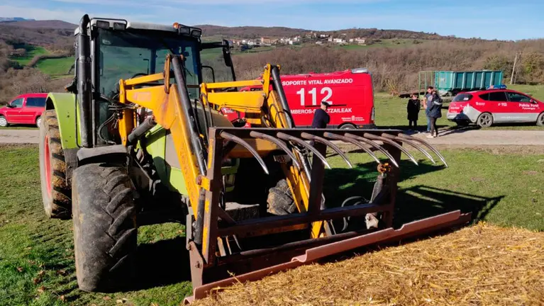 Tractor con el que el vecino de Legasa de 35 años ha tenido el accidente laboral. POLICÍA FORAL